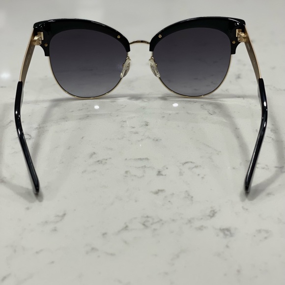 🕶☀️Brand NEW Moschino Sunglasses - Picture 5 of 5